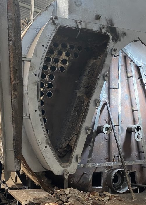 Manutenção em caldeira industrial